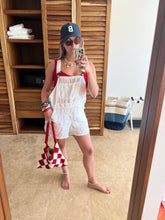 Load image into Gallery viewer, Checks out bag
